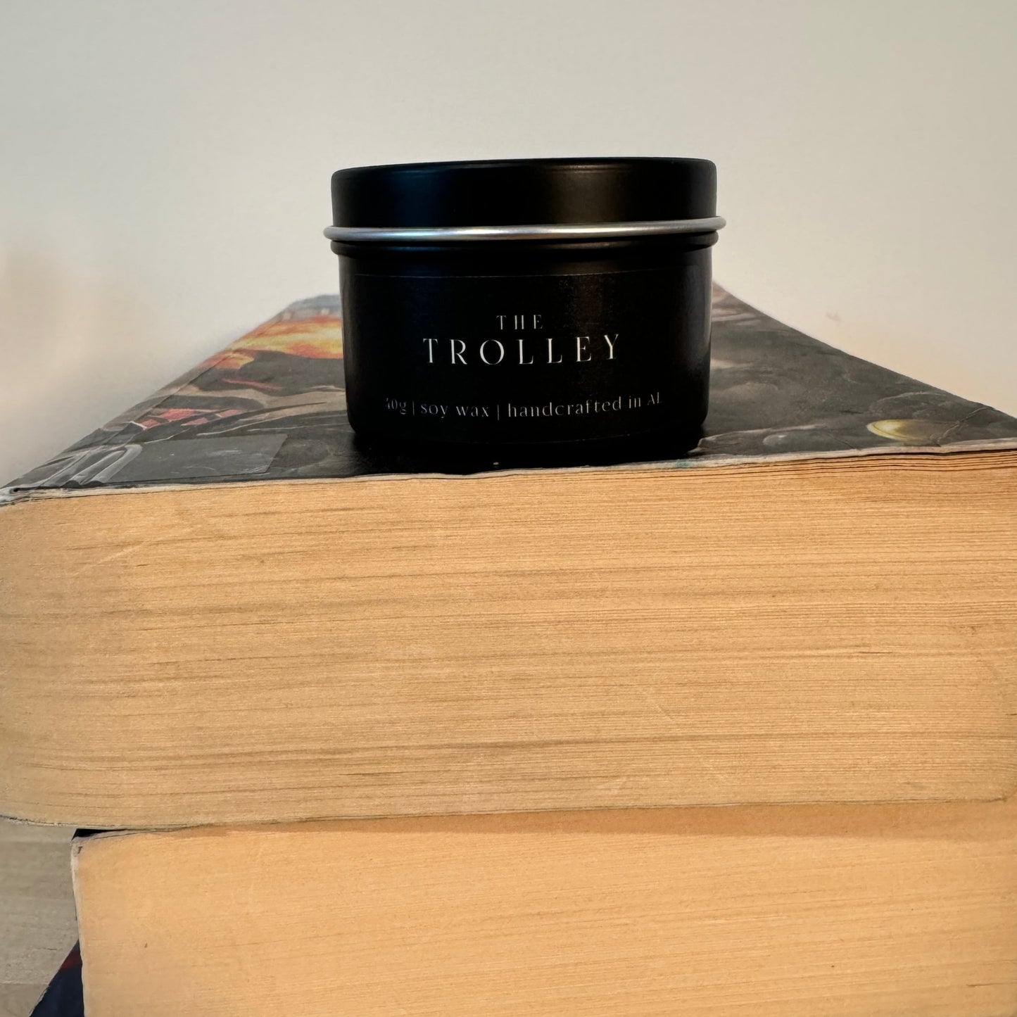 “The Trolley” small tin candle — a gift inspired by the wizarding world, perfect for Harry Potter fans and book lovers.